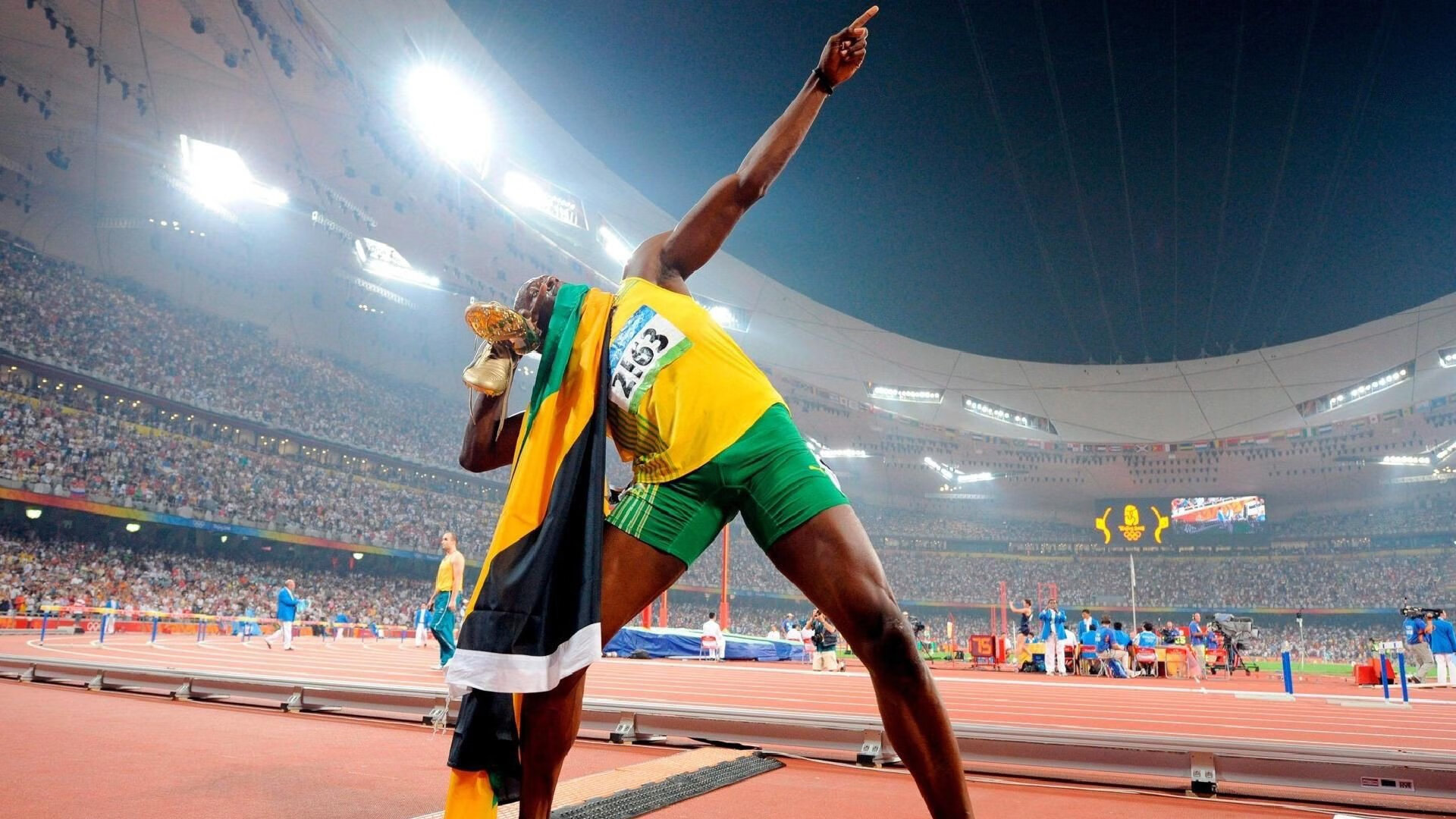 ayx体育全站-_开场即发难，快船压制对手整场_，快船队内单挑