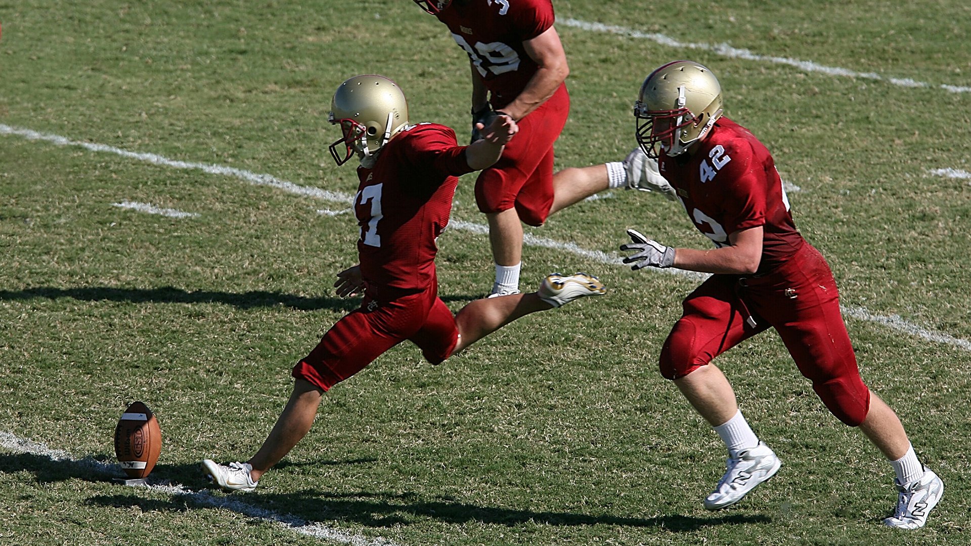 爱游戏体育网页版-法甲战术变革引发关注,专家解读战局背后策略运用,法甲首战